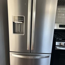 Refrigerator 