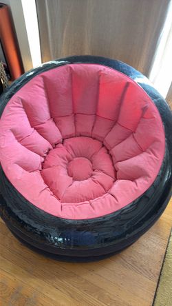 Inflatable chair in pink