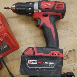 MILWAUKEE 18V DRILL 2606-20 W 1 BATTERY 3.0AH  & CHARGER 48-59-1812 USED 865936-1