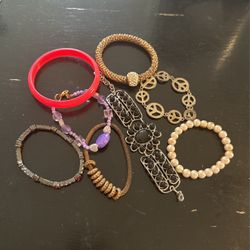Bracelets 