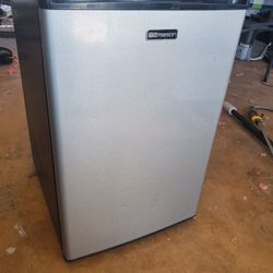 Emerson Mini Fridge 