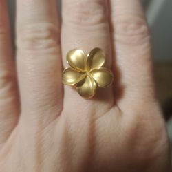 14 K Gold  Flower Ring