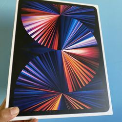 256GB Apple IPad Pro 12.9” 5th Generation (Latest 2021 Model / M1 chip / Mini Led XDR display) WiFi + cellular (5G) with keyboard, pen &  Accessories 