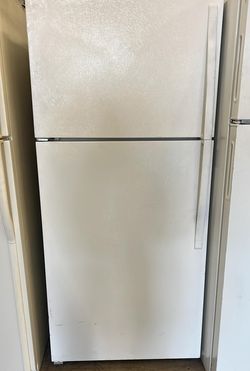 Frigidaire Top Mount  White Refrigerator
