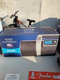Sirius Satellite Radio Boombox/Docking station for receiver 