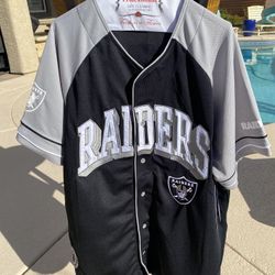 Game day! Raiders Men’s Baseball Jersey.