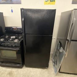 GE Refrigerator Works Excellent 