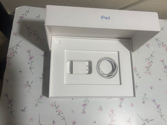 Apple iPad 10th Gen 64GB Wi-Fi + Apple Pencil USB-C + Original Boxes