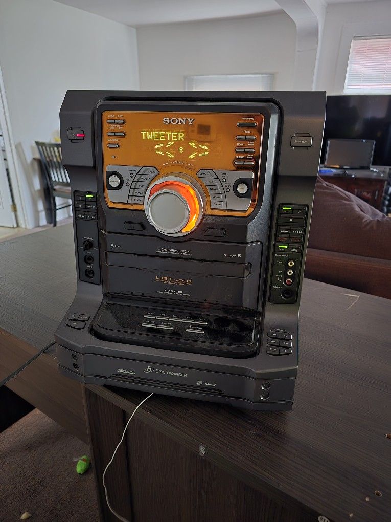 Sony LBT-ZX99i Stereo System. 