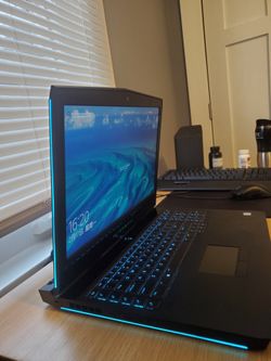 Dell Alienware 17 R5 VR Ready Gaming Laptop
