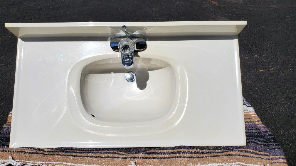 Delta Faucet, Drain and Supply Lines