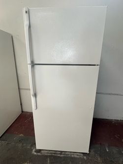 Refrigerator GE 28”