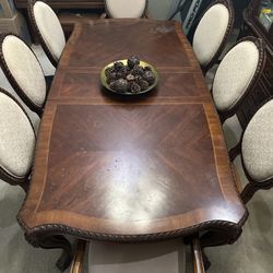 Dining table With 8 Chairs 