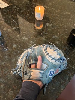 A2000 33” Catchers Mitt