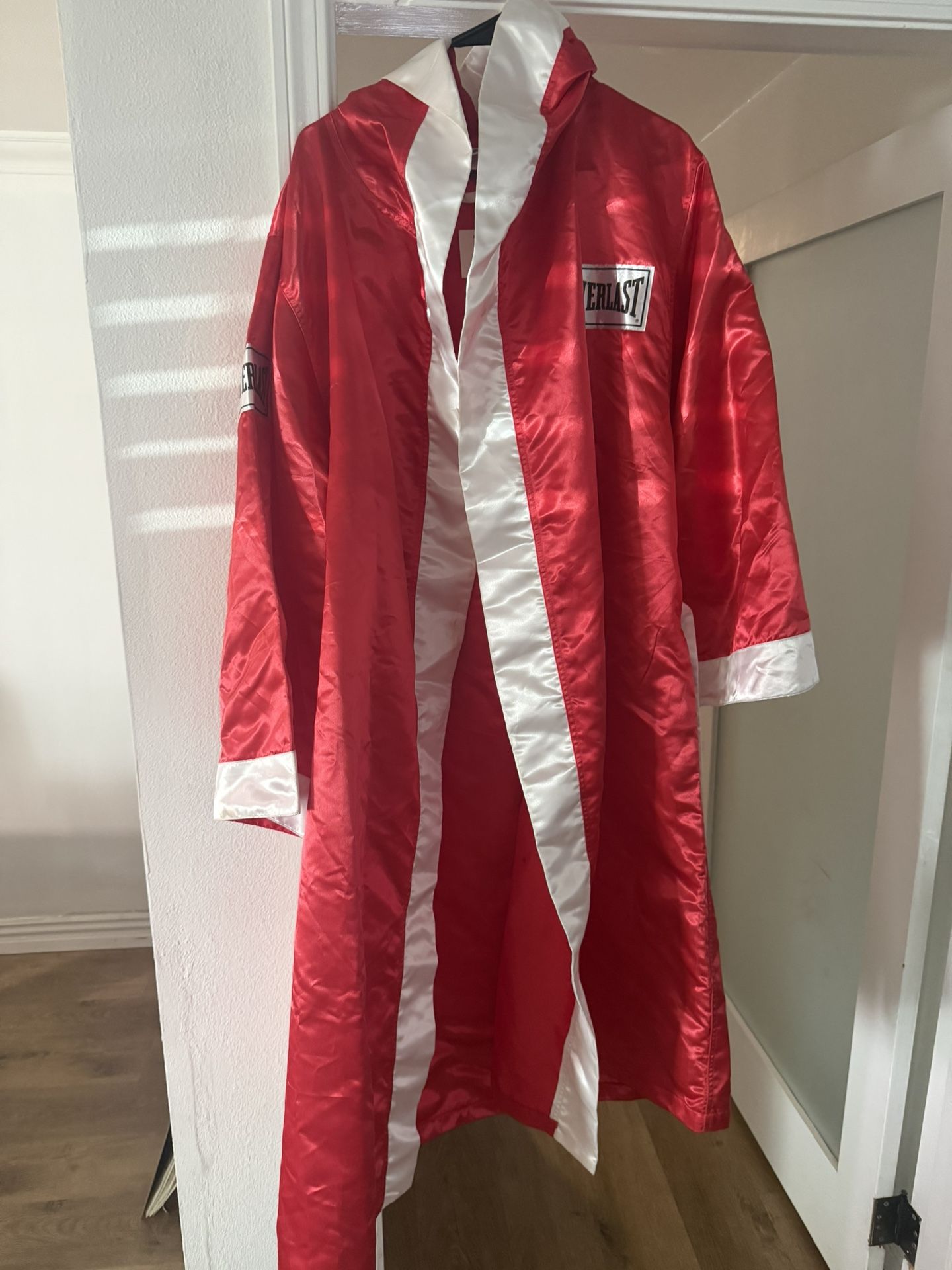 Supreme Everlast Robe Size Xl