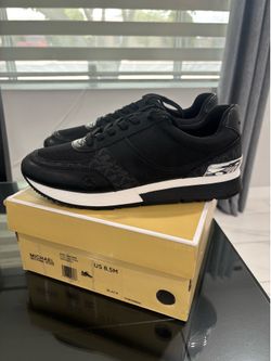 Women's shoes