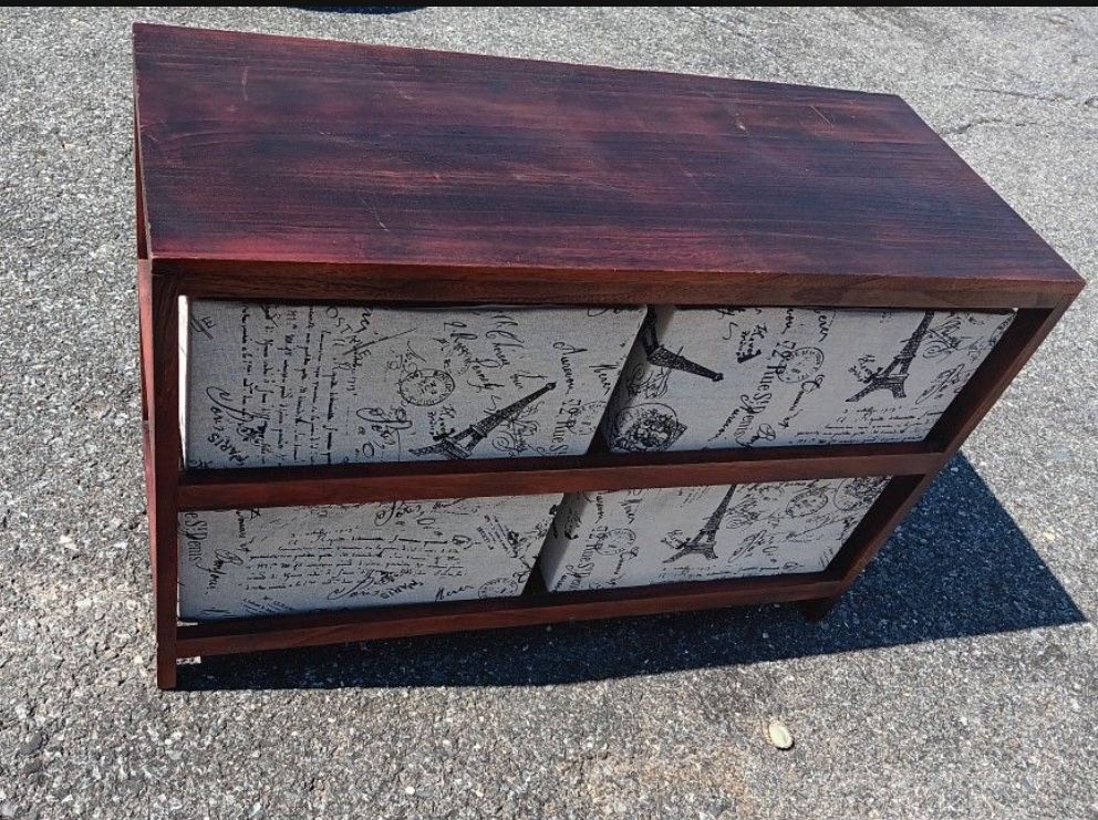 Petite Cute 4 Drawer Storage Chest With Storage Bins