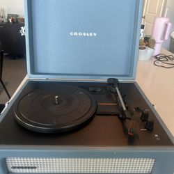 Crosley Voyager Record Player - Wedgewood Blue