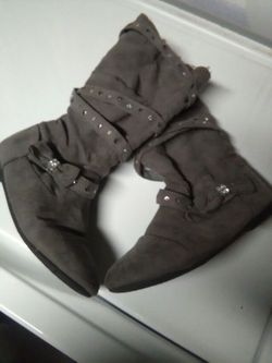Girls boots
