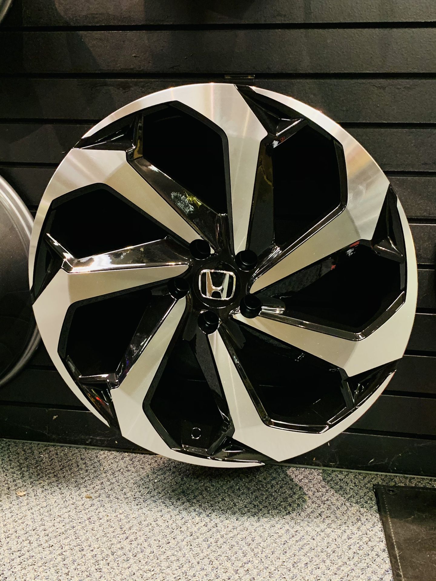 20 inch in stock! Wheel 5x114 (only 50 down payment / no credit needed )