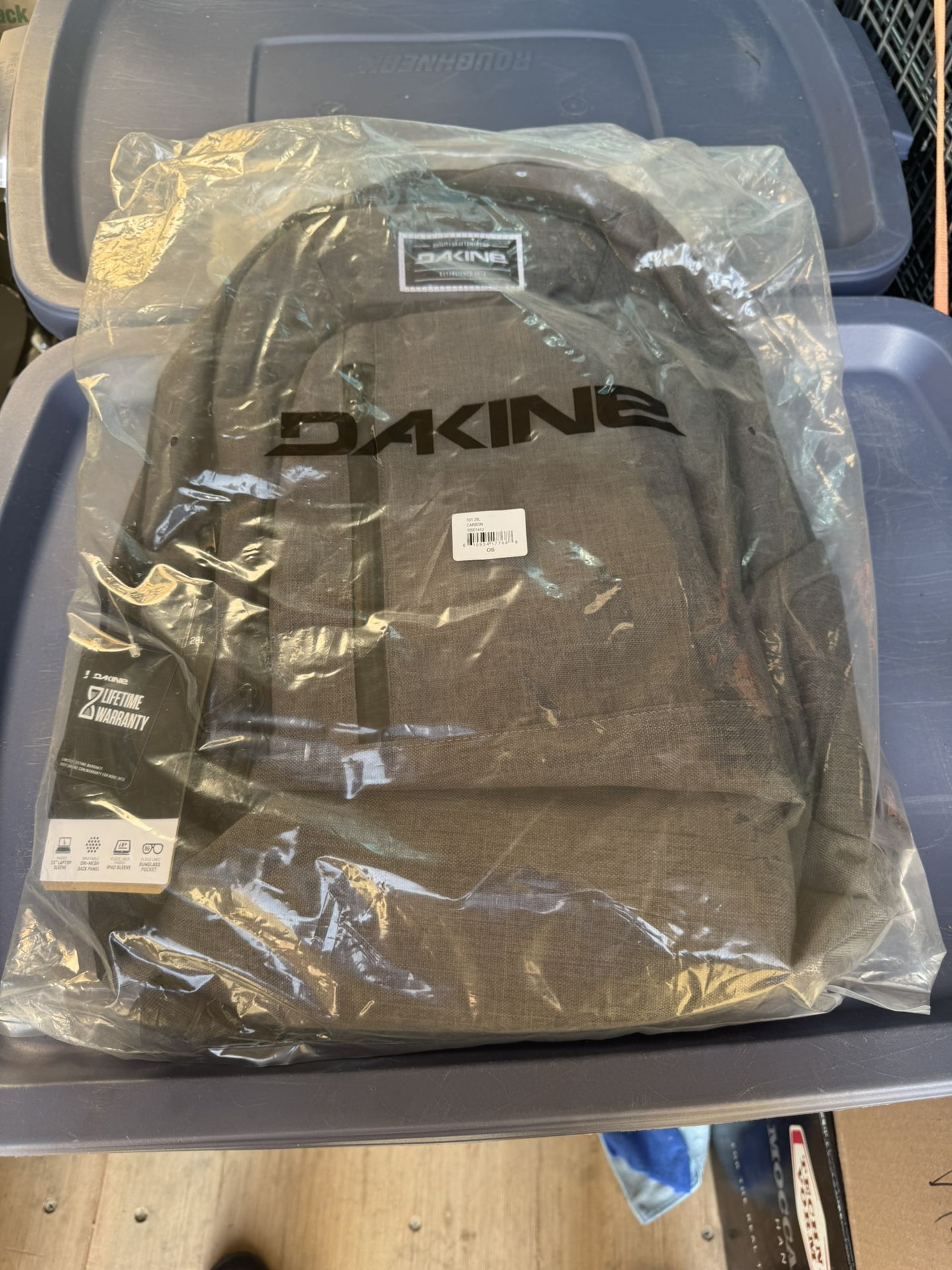 DaKine Backpack - Brand New - 29L - Perfect For Work, School or Travel