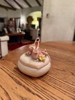 Royal Albert Bone China Trinket Jewelry Box 3D Ballet Shoes w/ Ribbons & Roses