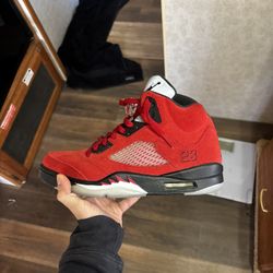 Jordan retro 5 raging bull size 9 used no box (9/10) 