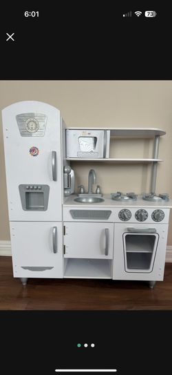 Kids Kitchenette