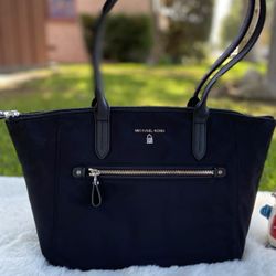 💕💕💕New Michael Kors Shoulderbag