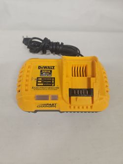 DeWalt DCB118 20V Max Fast Charger C8614