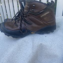 PATAGONIA SHOES SIZE 11