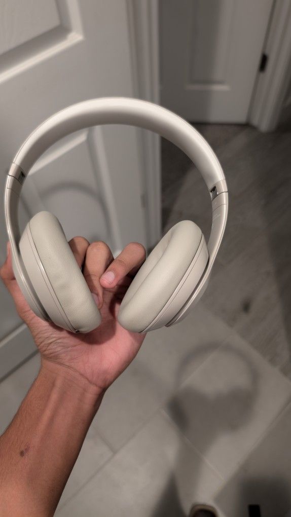 Beats Studio Pro 2023