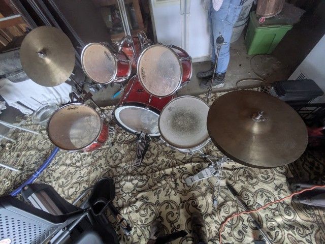 Pearl 8 Piece Drum Set , It's Missing A Tambourine.