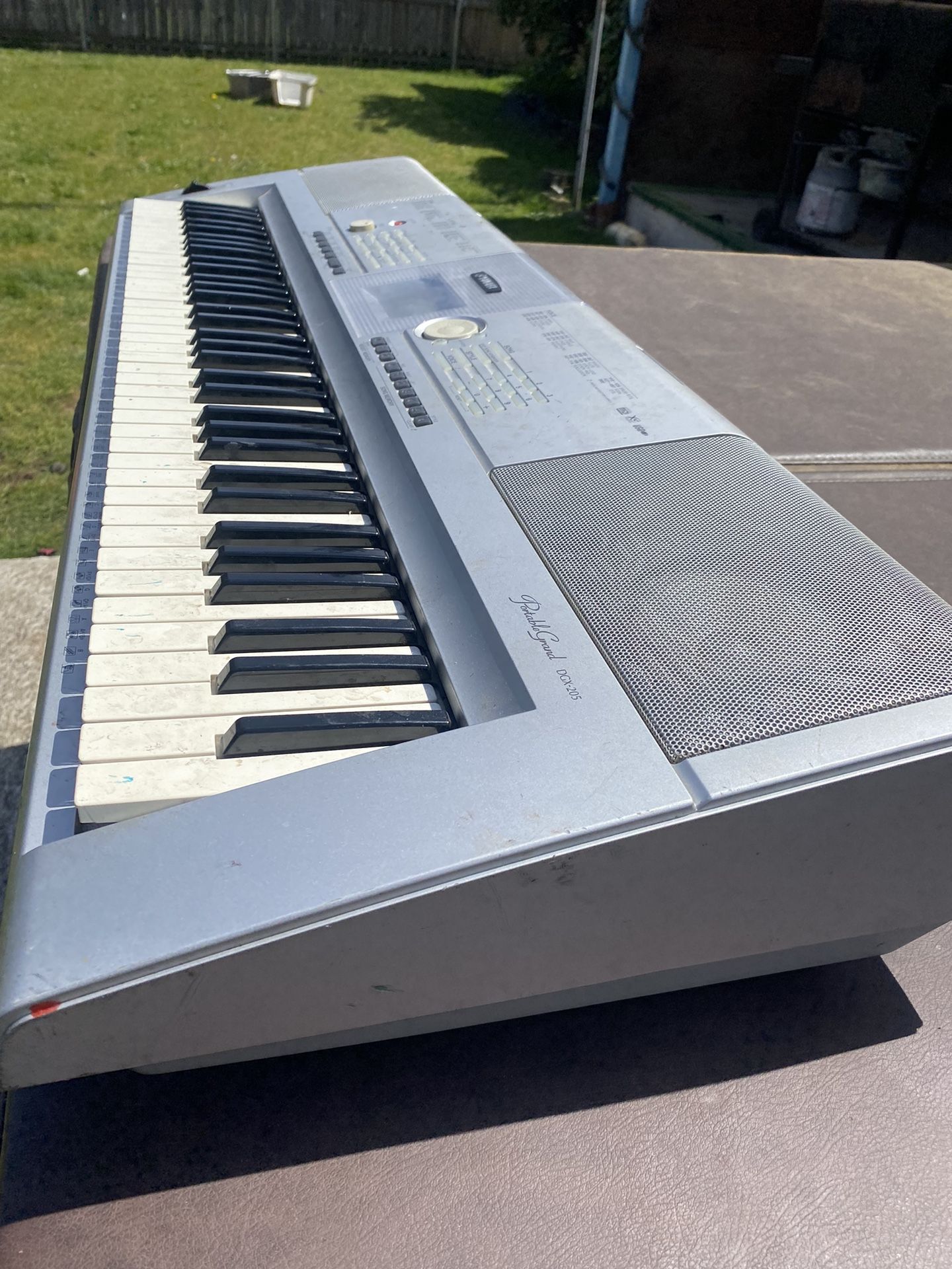 yamaha keyboard , medium 