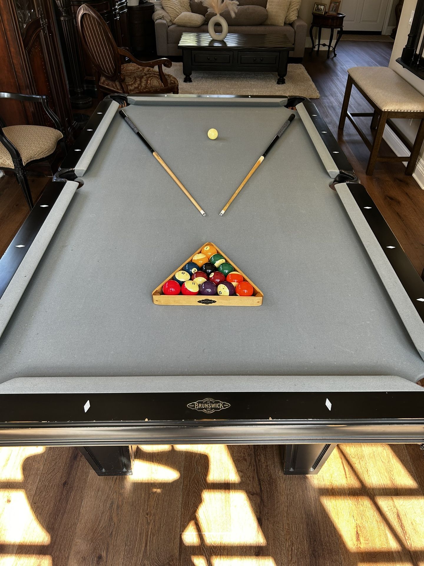 Brunswick Pool Table & Cue Holder Wall Mount