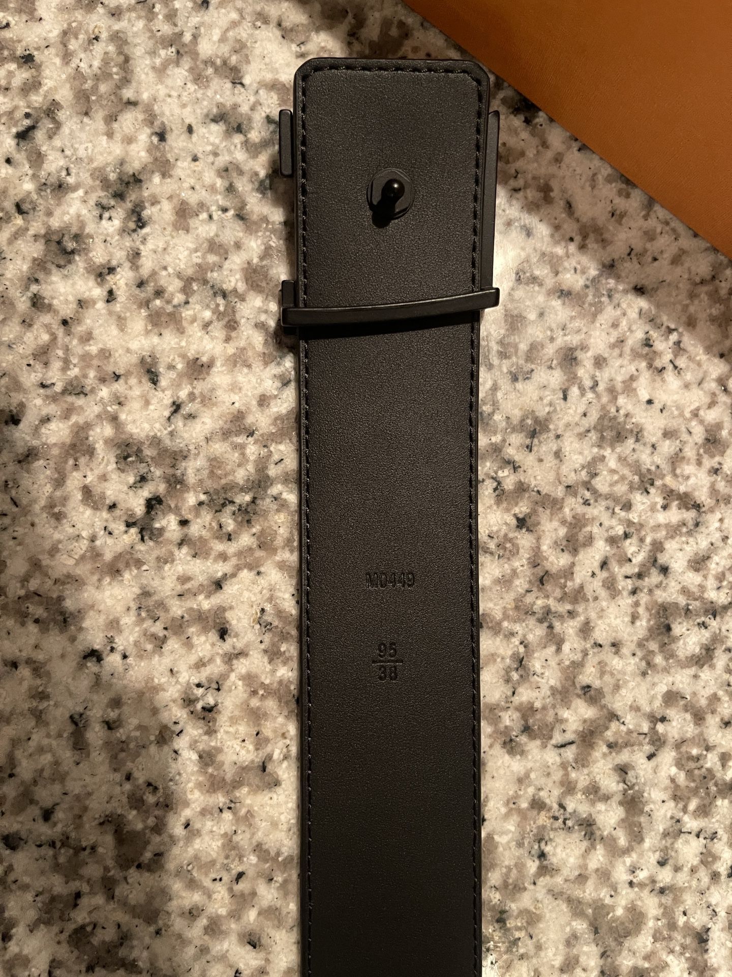 LOUIS VUITTON BLACK LEATHER MEN belt size 42-44 for Sale in City of  Industry, CA - OfferUp