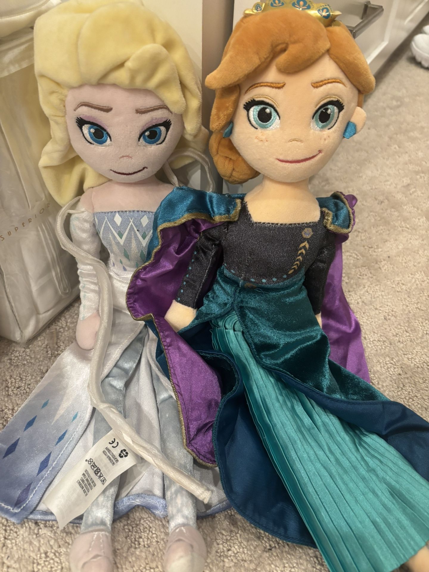 Frozen Plushies Like New 