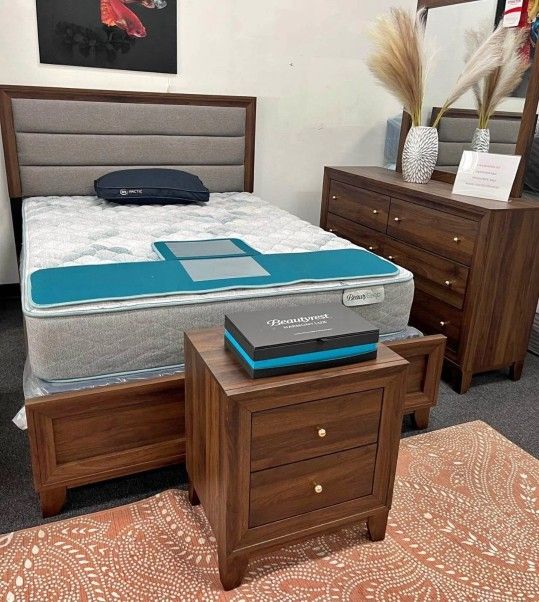 Wood Bedroom Set New 4 Pieces Queen Set Finance Available