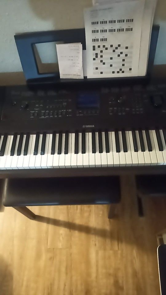 88 Keys Yamaha Dgx660 Piano