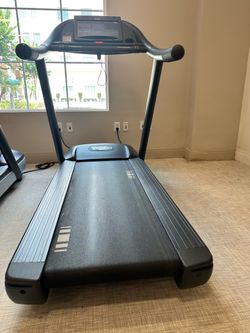 Technogym Excite Run + 700 Treadmill with Visio web Interface Gym Cardio Machine