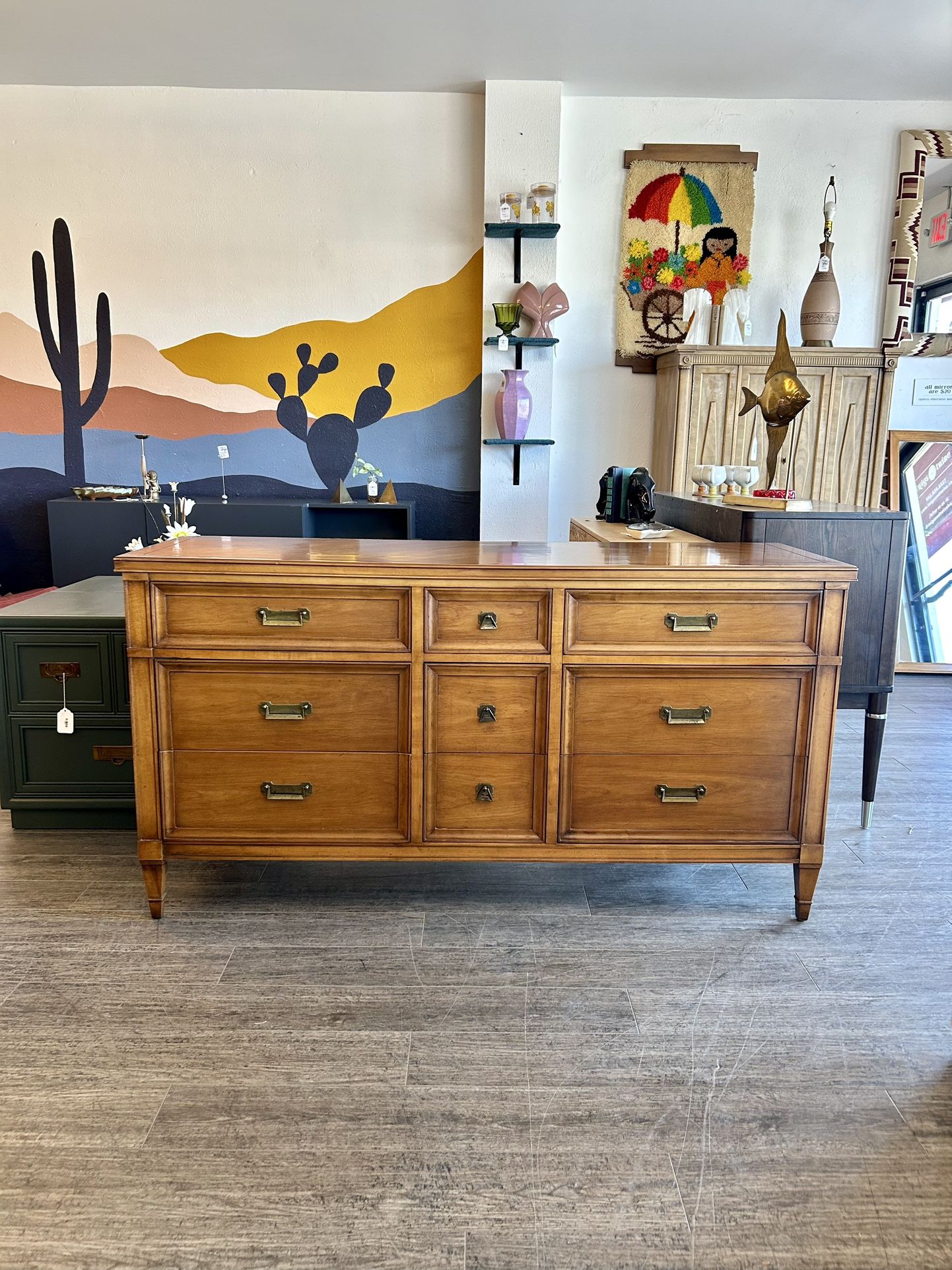 Stunning Wood Dresser / 9 Drawer