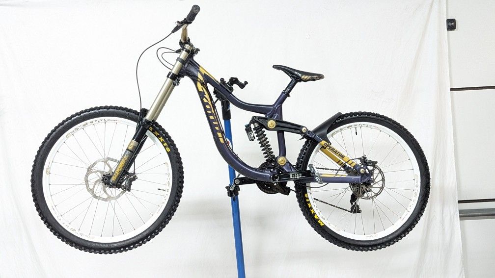 Kona operator frame vintage Hi