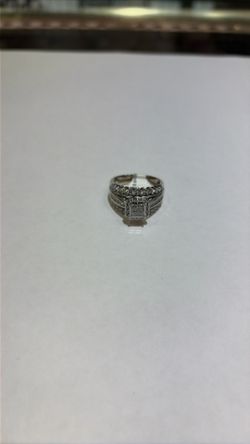 White gold Diamond ring