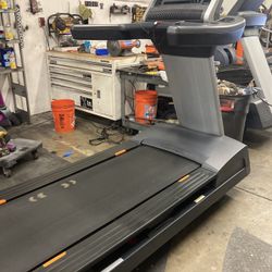 FreeMotion 10.7 Reflex Treadmill Orangetheory 