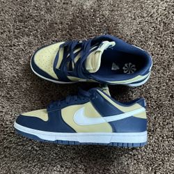 Nike Dunks 
