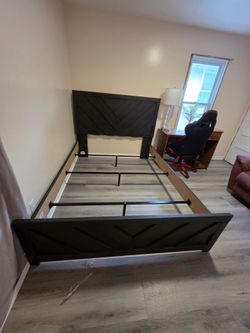 Queen bed structure
