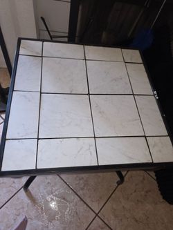 Coffee table with 2 side tables