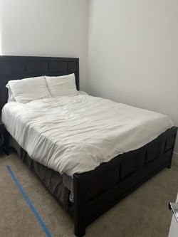 Queen Bedroom set 3 pieces