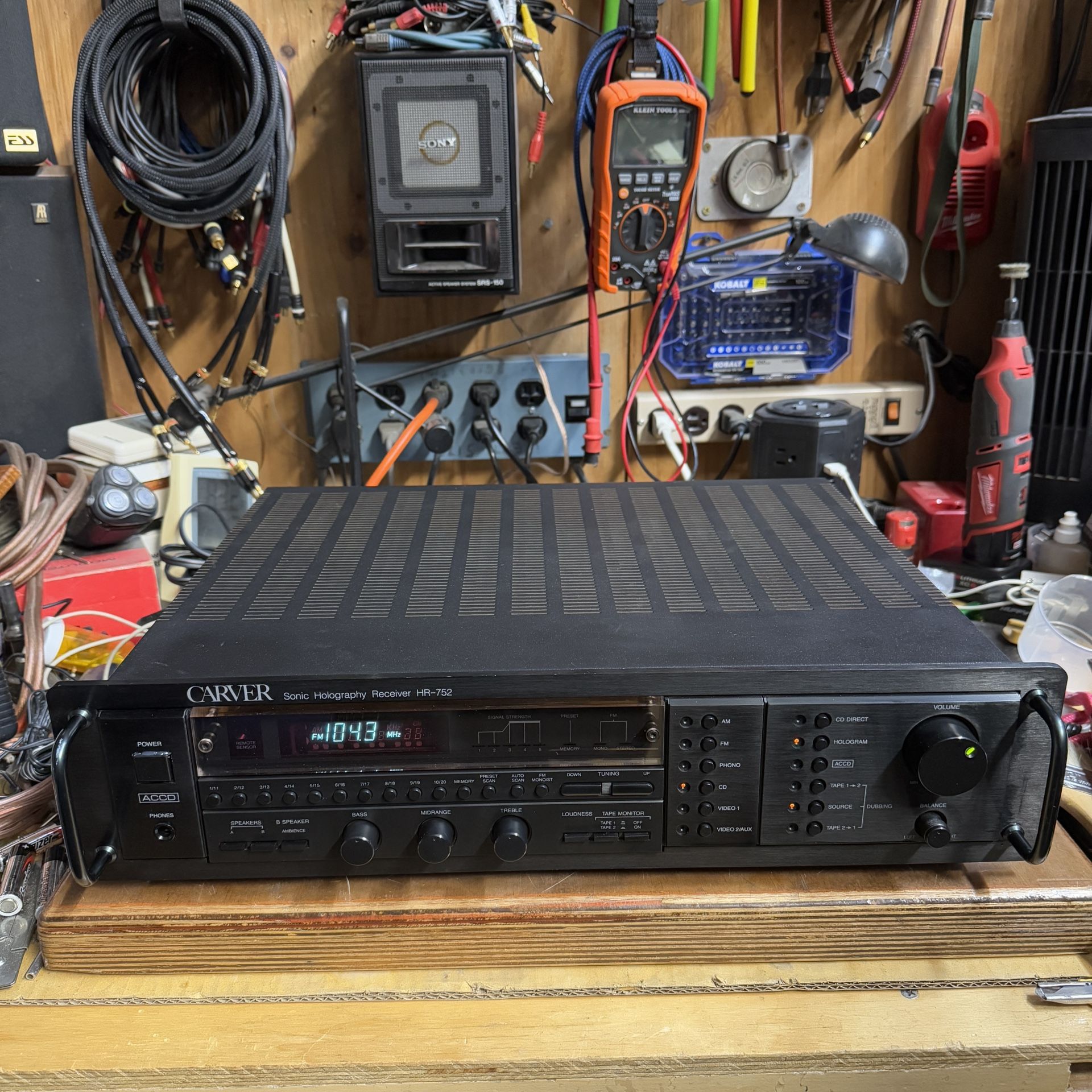VINTAGE CARVER HR-752 RECEIVER, 100wpc