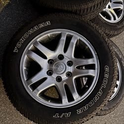 225/65/17 Yokohama AT